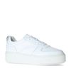 Weiße Sneaker mit Plateausohle