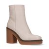 Lattefarbene Stiefeletten mit Blockabsatz