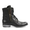 Schwarze Schnürstiefel