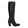 Hohe schwarze Stiefel mit Absatz