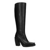 Hohe schwarze Stiefel mit Absatz
