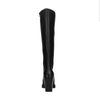 Hohe schwarze Stiefel mit Absatz