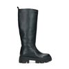 Schwarze Stiefel mit markanter Sohle und hohem Schaft