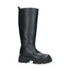 Schwarze Stiefel mit markanter Sohle und hohem Schaft