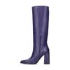 Kniehohe lilafarbene Lederstiefel mit Absatz
