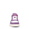 Weiße Ledersneaker mit lilafarbenen Details