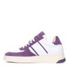 Weiße Ledersneaker mit lilafarbenen Details