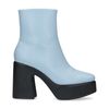 Blaue Stiefeletten mit schwarzem Absatz