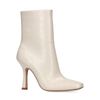 Offwhite Stiefeletten mit Kitten Heel und Krokomuster