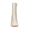 Offwhite Stiefeletten mit Kitten Heel und Krokomuster