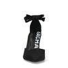 Schwarze Riemchenpumps aus Satin
