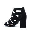 Offene schwarze Pumps