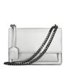 Silberfarbene Schultertasche mit Kette