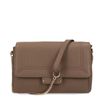Beige leren schoudertas met goudkleurige schouderband