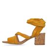 Sandales en daim avec talon cubain - jaune ocre